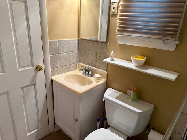Foto del edificio - 9609 Ventnor Ave