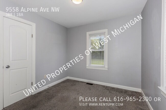 Building Photo - Available Now | 3 Bed 1 Bath Single Family...