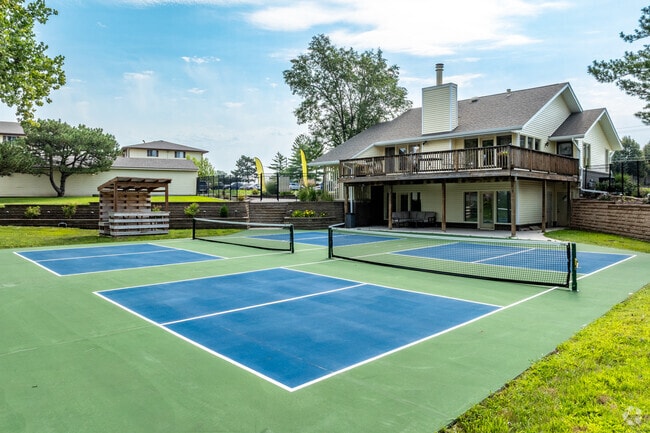 Canchas de Pickleball - Prairie Woods Apartments