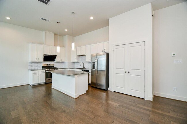 Building Photo - 9444 Kerrwood Ln