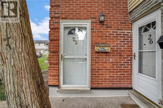 Photo du bâtiment - 162 Jansen Ave