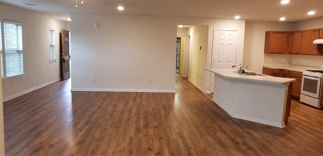 Building Photo - 5031 Chevalier St