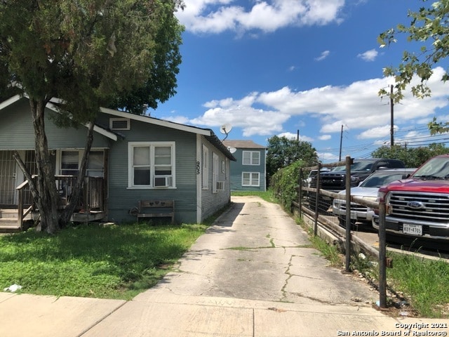 Building Photo - 905 W Lynwood Ave