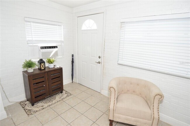 Foto del edificio - 156 146th Ave