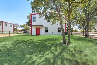 Building Photo - 1033 Deer Ln