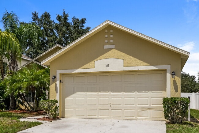 Foto del edificio - 448 Hammerstone Ave