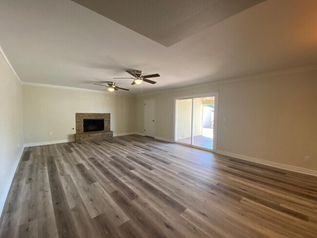 Building Photo - 5149 E Shaw Butte Dr