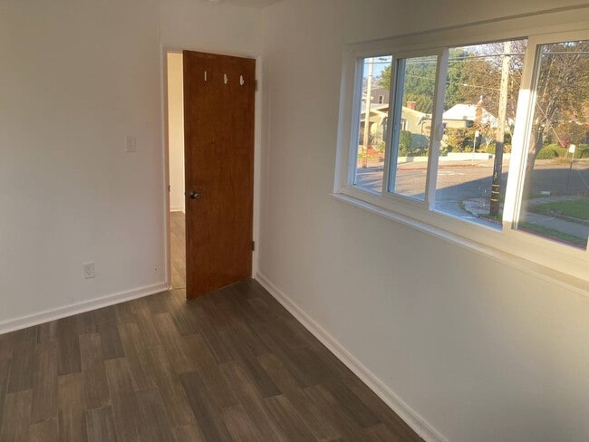 Bedroom - 1352 Blake St