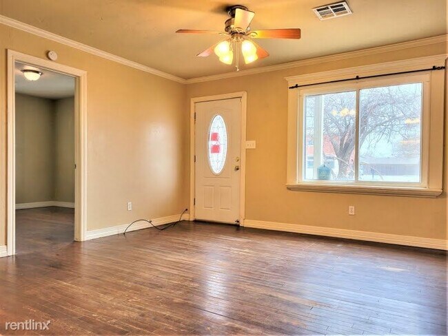 Foto del edificio - 2 br, 1.5 bath House - 400 S Sooner Rd
