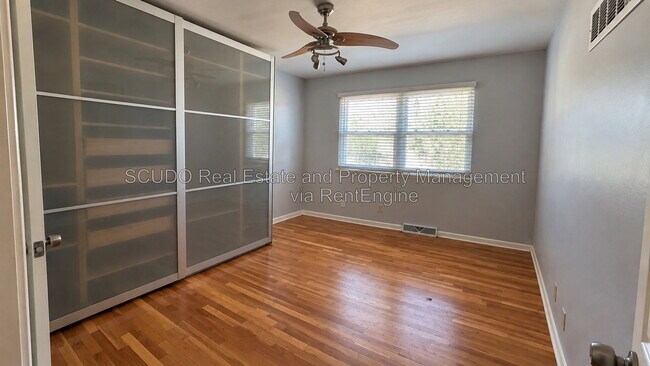 Foto del edificio - 4203 Clark Ave
