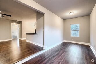 Building Photo - 5909 Lago Vista Way