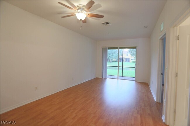 Foto del edificio - 10221 Olivewood Way