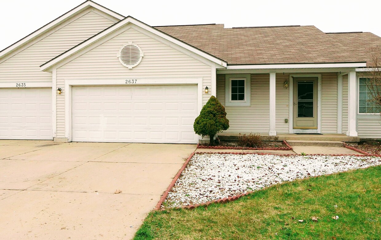 2637 Briarwood Ct SE, Kentwood, MI 49512 Townhome Rentals in Kentwood