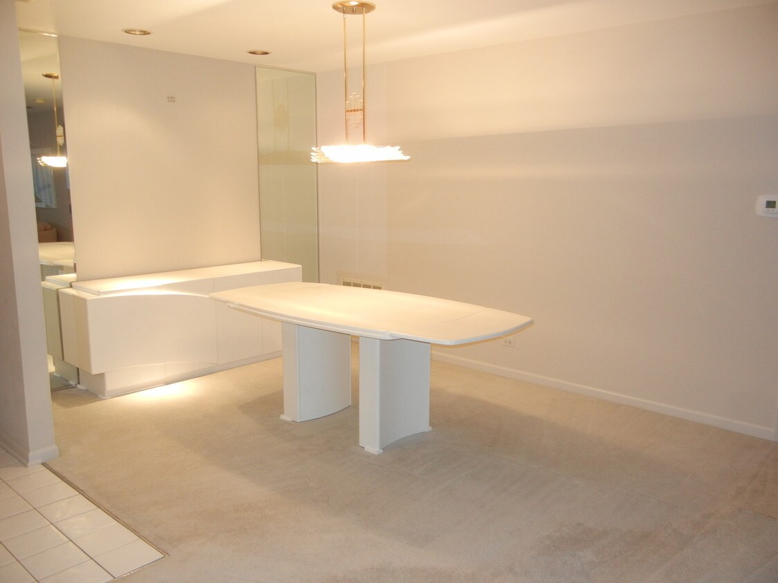 Foto del edificio - 350 E Dundee Rd