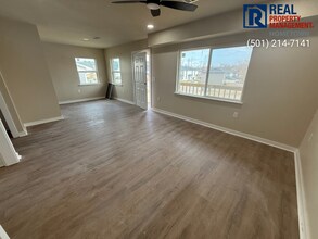 Building Photo - 1812 Sanford Dr