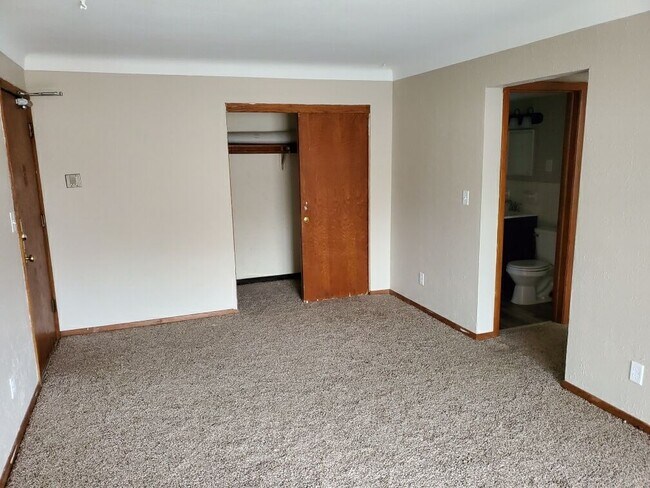 Foto del edificio - 400 Larpenteur Ave W