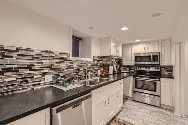Building Photo - Coming Soon June 1st - Beautiful Home in desirable West Wash Park
