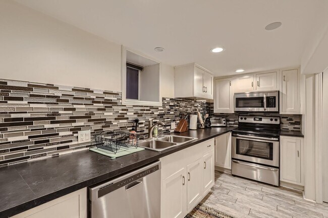 Foto del edificio - Coming Soon June 1st - Beautiful Home in desirable West Wash Park