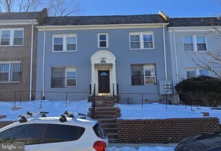 Building Photo - 1255 Meigs Pl NE