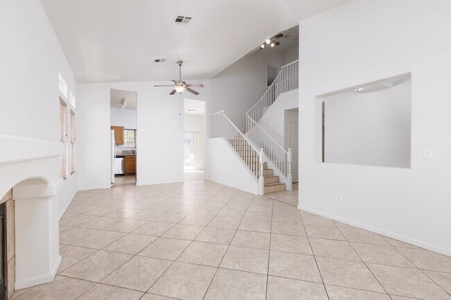 Building Photo - NW 3 bedroom, each with their own bath
