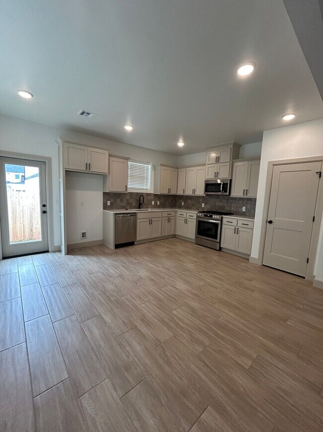 Foto del edificio - Brand New 3 Bedroom Home in Deer Creek School District