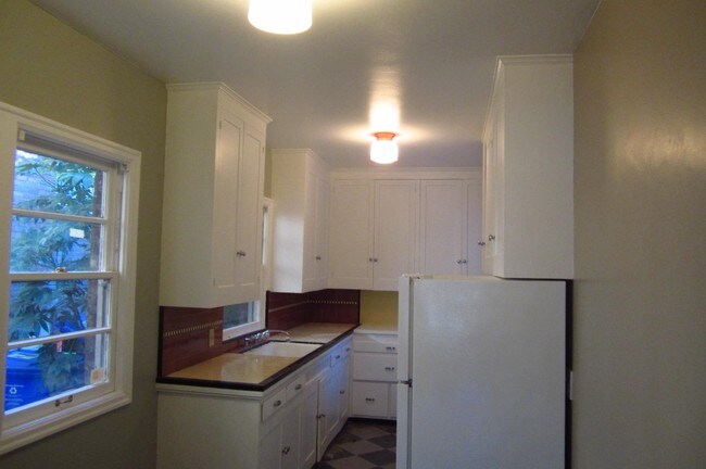 Kitchen - 2176 NW Irving St