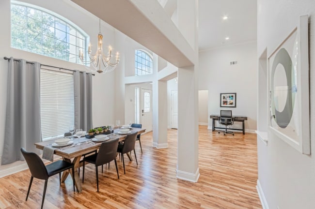 Building Photo - 4224 Las Brisas Dr