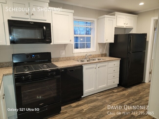 Building Photo - 220 Macon-