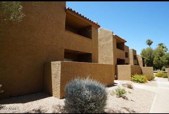Foto del edificio - 5877 N Granite Reef Rd