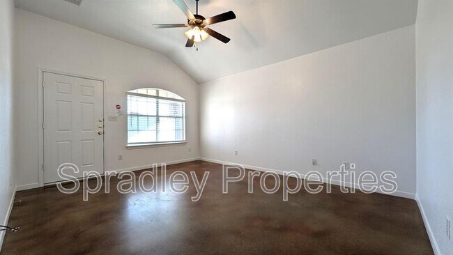 Building Photo - 5610 Luxor Dr