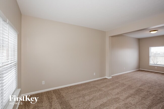 Foto del edificio - 13947 Royalwood Dr