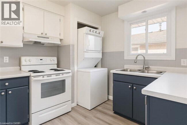 Photo du bâtiment - 14 Grenadier Rd