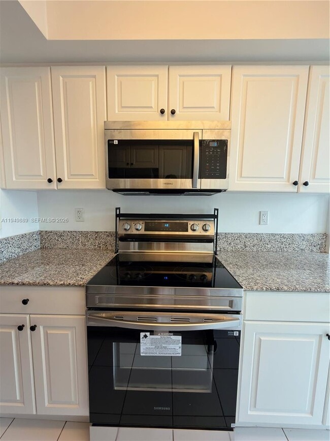 Building Photo - 2501 SW 37th Ave