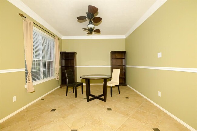 Foto del edificio - 14107 Spring Mountain Ln