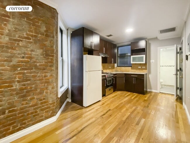 Foto del edificio - 2647 Frederick Douglass Blvd