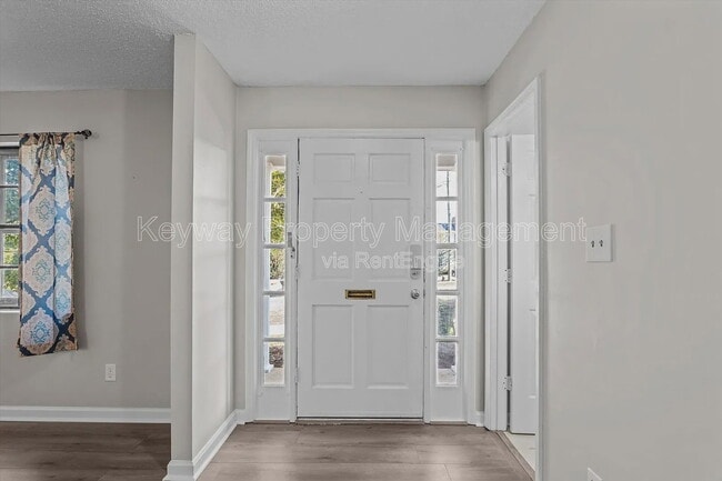 Building Photo - 2918 Arrowhead Dr