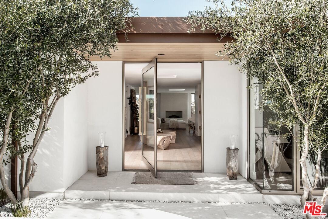 Foto principal - 3539 Beverly Ridge Dr