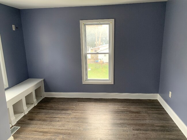 Foto del edificio - 1402 E River Rd