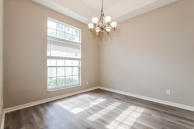 Building Photo - 4055 Caledonia Ave