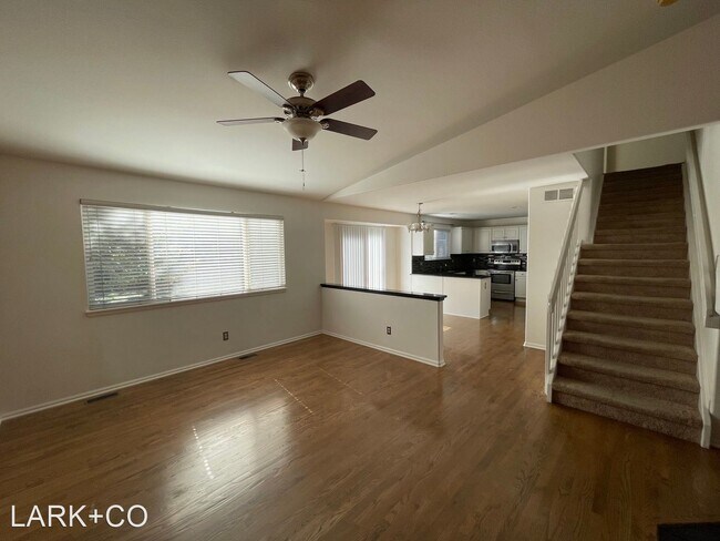 Building Photo - 3 br, 4 bath House - 9350 Cove Creek Dr