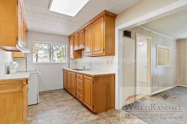 Building Photo - 421 E 2625 N