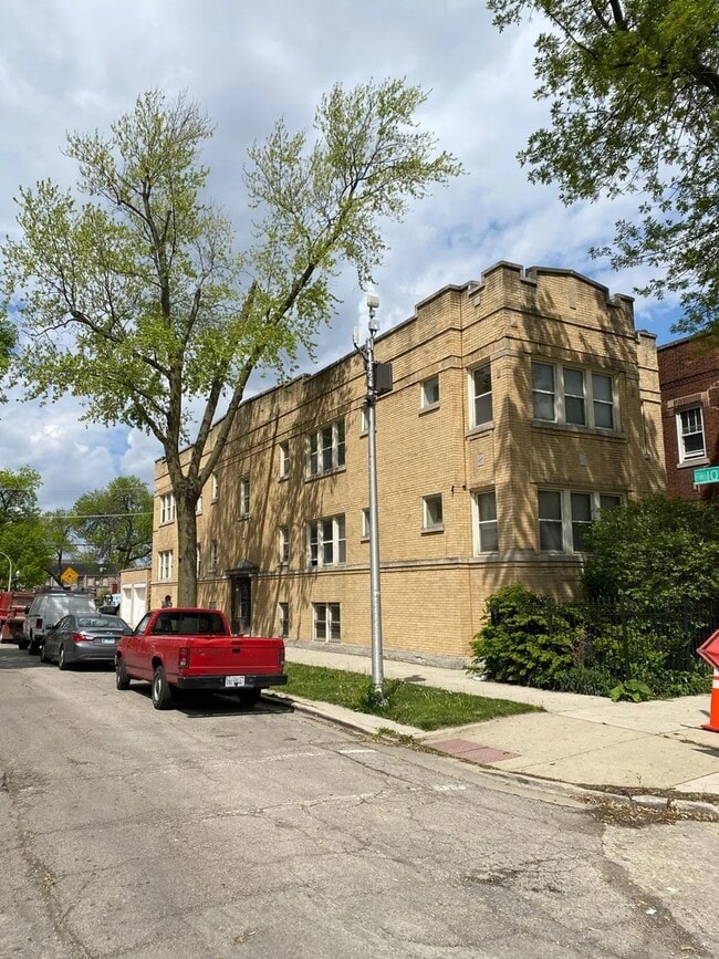 Building Photo - 3636 W Iowa St