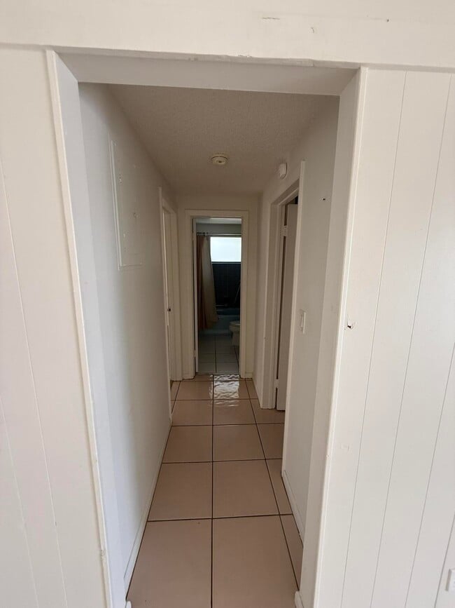 Foto del edificio - 2613 NE 28th Ct
