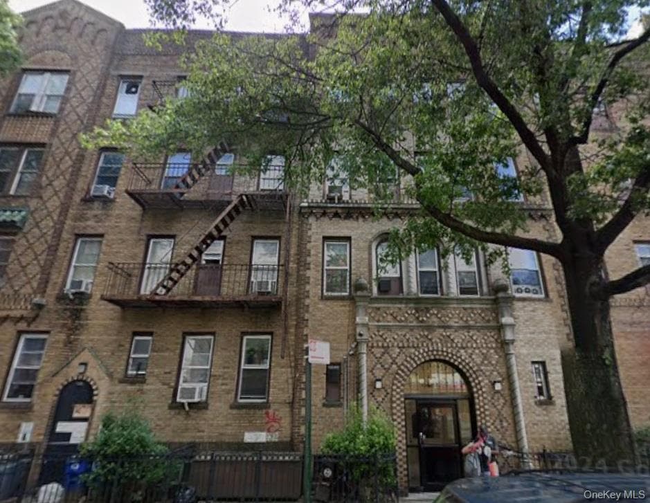 Foto principal - 92-02-92-37 37th Ave