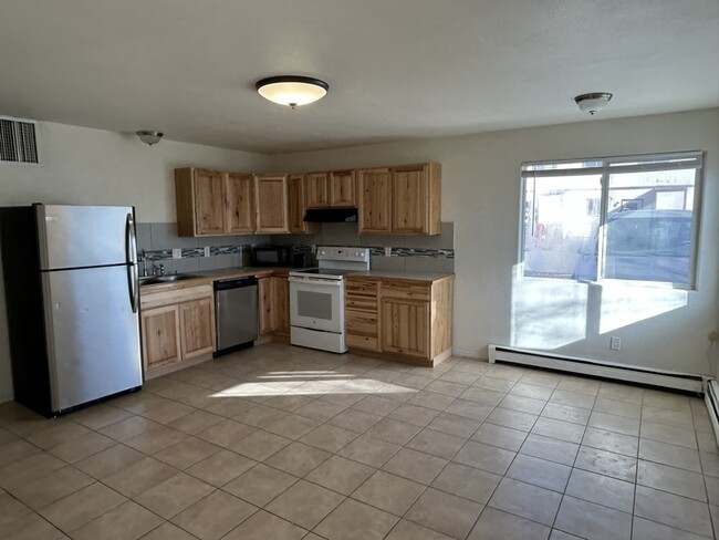 Foto del edificio - 3246.5 Downey Ct