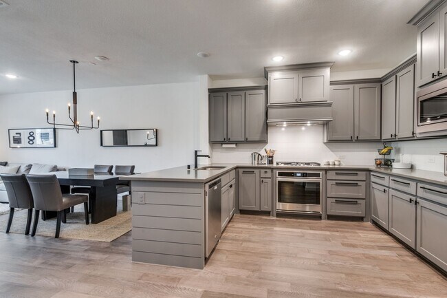 Foto del edificio - Lovely Las Colinas Townhome