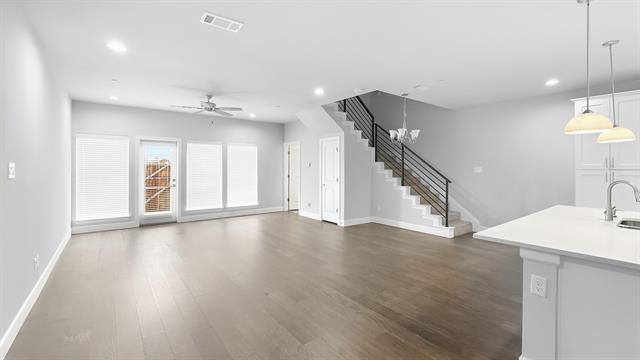 Foto del edificio - 5713 Woodlands Dr