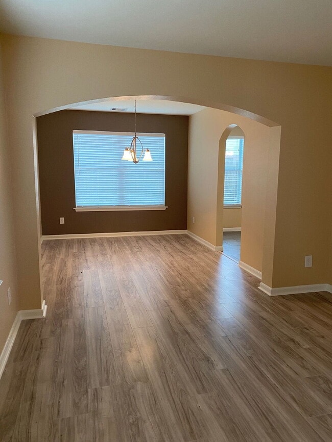 Building Photo - Spacious 4Bed, 2.5 Bath plus Bonus Room, 2-story home in the desirable Remington Grove community!