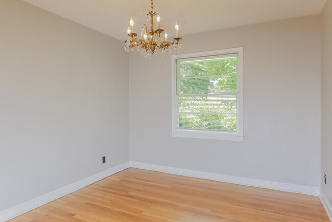 Building Photo - 510 S Georgetown Dr
