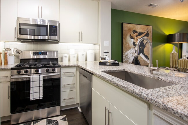 Lumin East Cobb - Lumin East Cobb Apartments